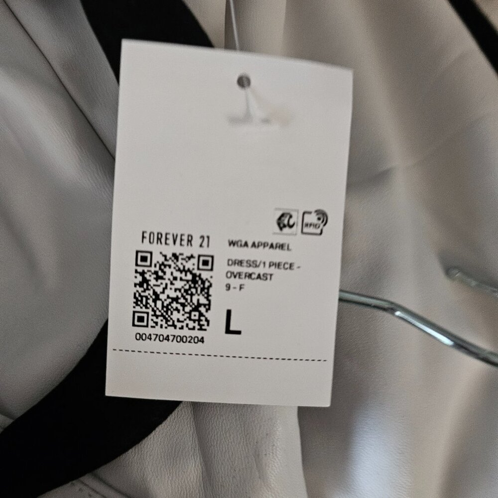 Faux leather jumpsuit - Picture 8 of 8